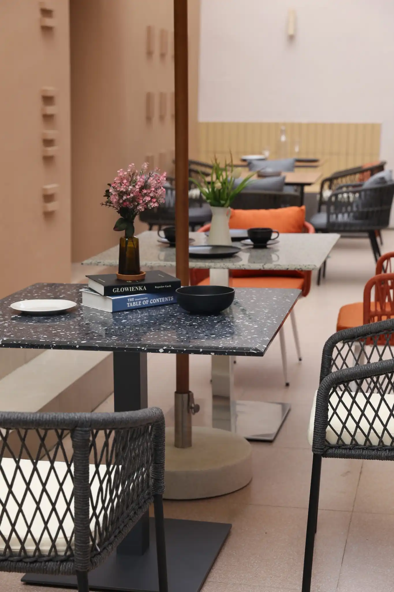 โต๊ะกินข้าว Terrazzo หินคุณภาพสูง ให้ผิวสัมผัส งดงามแบบธรรมชาติ